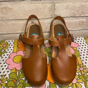 MIA leather Abba clog